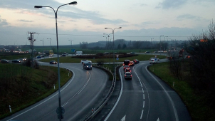 Kolony u Globusu? Nejspíš do roku 2026