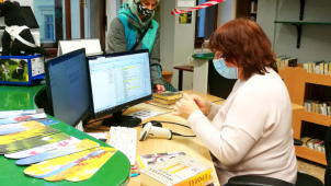 Olomoucké knihovny mají výdejní okna, městská jezdí k lidem domů