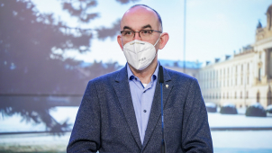 Ministr Blatný: Respirátory budou povinné od čtvrtka