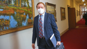 Ministr zdravotnictví Arenberger rezignuje, nahradí ho Vojtěch