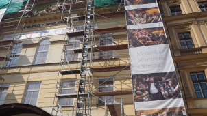 Oprava střechy Moravského divadla začíná! Sezóna v ohrožení není