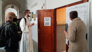 Začaly volby do sněmovny! Koho můžete volit v Olomouckém kraji?