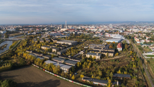 Jaký byl příběh zchátralých kasáren na Velkomoravské?