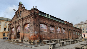 ANKETA: Koupí město budovu tržnice od soukromníka?