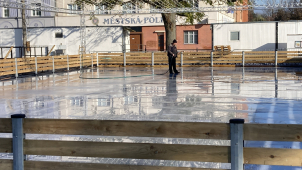 Dnes se otevírá veřejné kluziště na tržnici v Olomouci