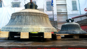 Restaurátoři odvezli dvojici cymbálů z olomoucké radnice