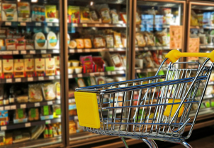 Krádež v supermarketu skončila rvačkou s ostrahou