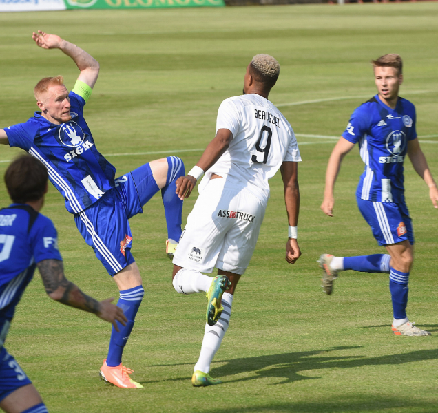 Sigmu porazil odchovanec Hořava