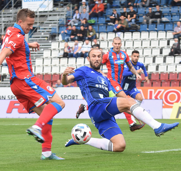 Hubník: Pořád musíme být při zemi