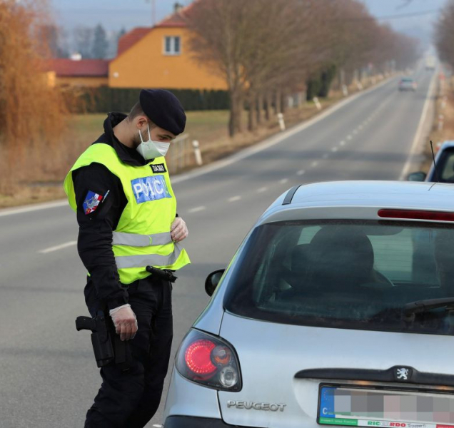 Týden v uzavřených okresech: Řidiči nás chápou, říkají policisté