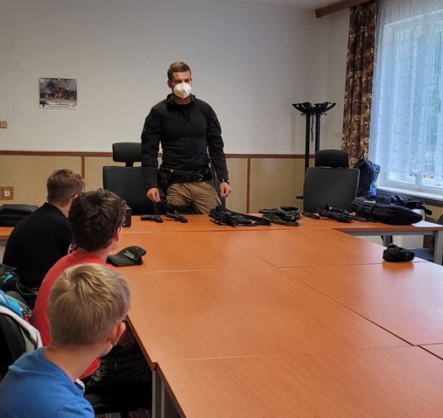 Policisté navštívili děti na příměstském táboře