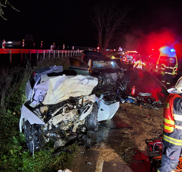 Při sobotní bouračce zemřel mladý člověk