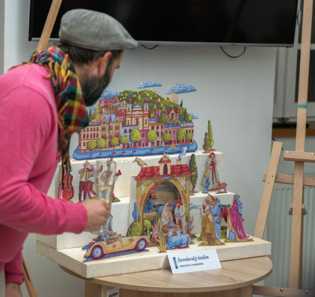 Šternberk představil vlastní vystřihovací betlém