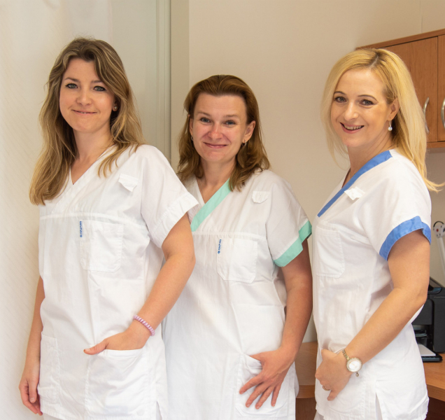 Nemocnice převléká sestřičky, takhle jim to sluší