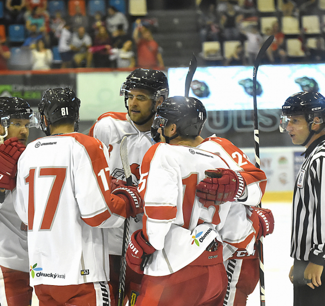 Mora vyhrála po prodloužení také v Třinci