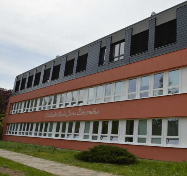 Základní školy se chystají na pondělní otevření