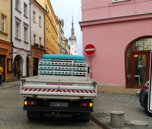 Jak vyřešit dopravu ve středověkém centru města?