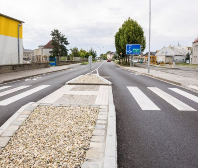 Peníze na plošné opravy silnic letos kraje od státu nedostanou