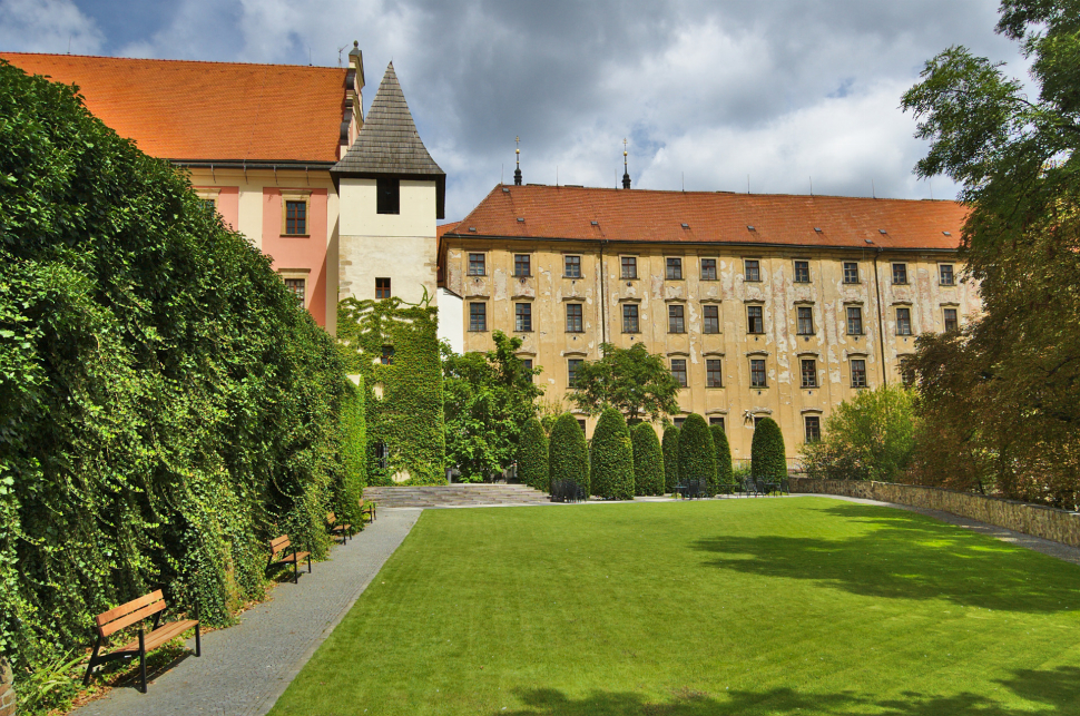 Historie olomouckých staveb: Jezuitský konvikt