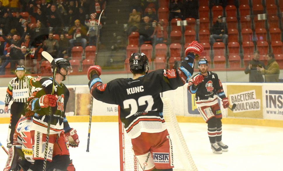 Hokejisté HC Olomouc doma porazili Pardubice