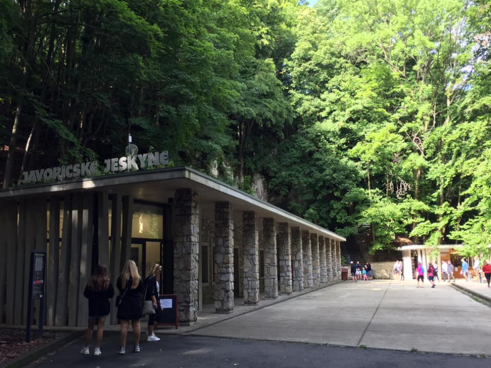 Jeskyně zahajují novou turistickou sezonu