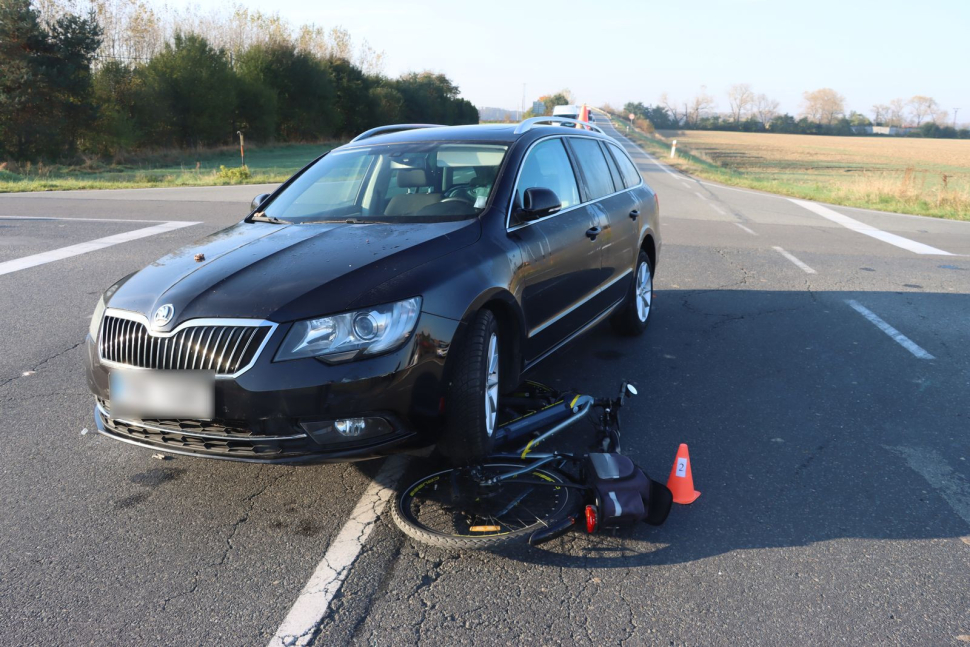 Auta a cyklisté: Hned dvě bouračky během pár hodin