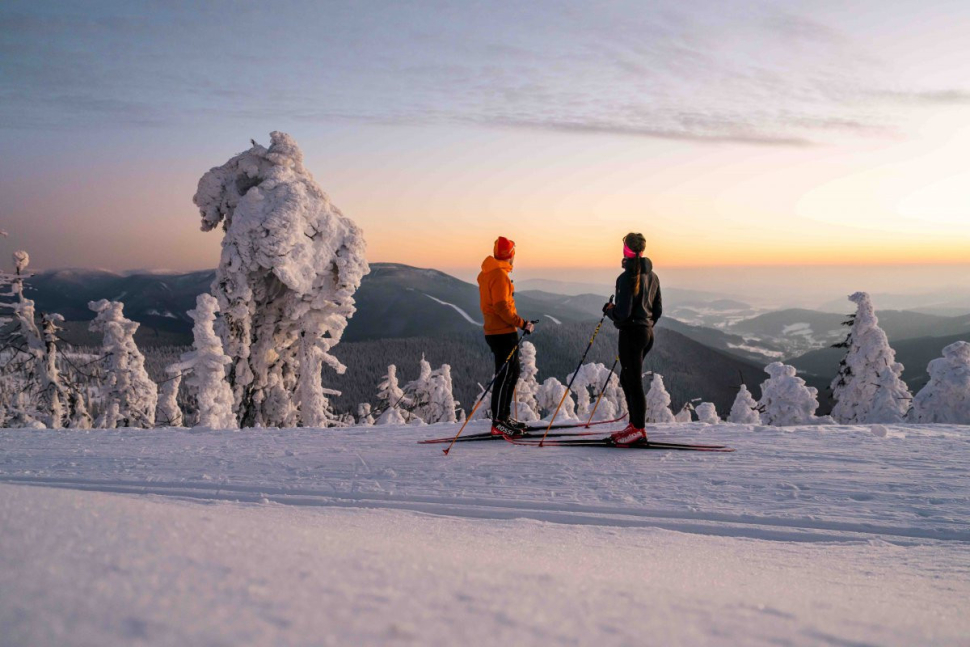 Skibusy vyrazily do Jeseníků, jezdí až do března