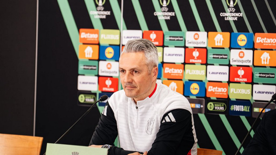 Jsme tu proto, abychom favoritovi postup zmařili, říká trenér Janotka