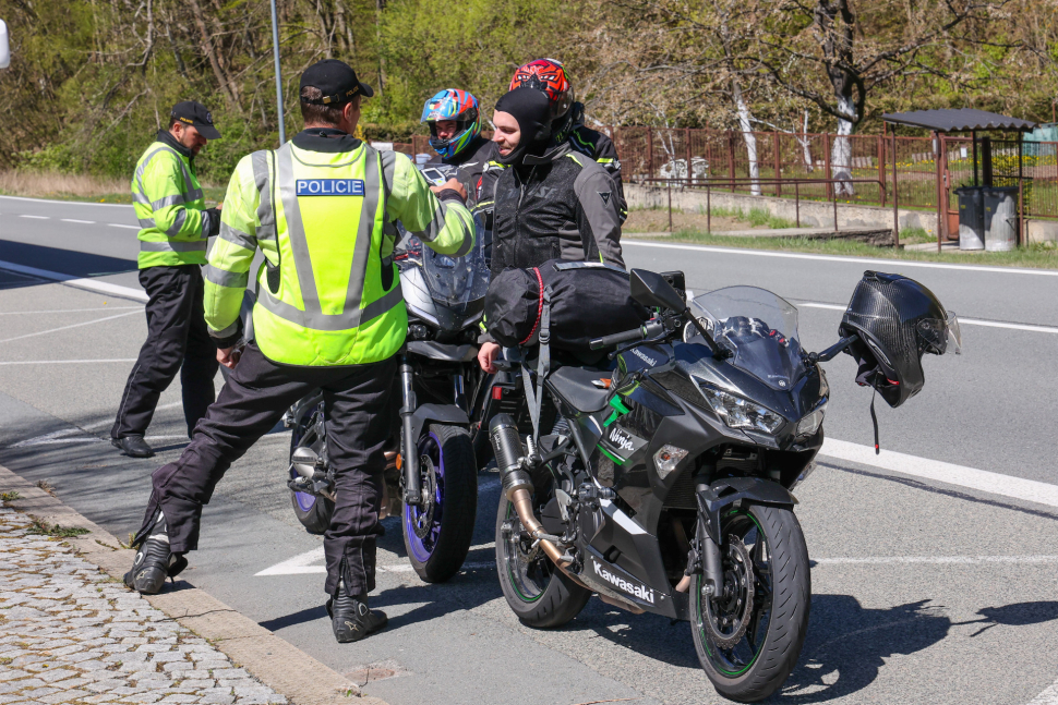 Nový mobilní hlukoměr pomůže zklidnit dopravu v Jeseníkách