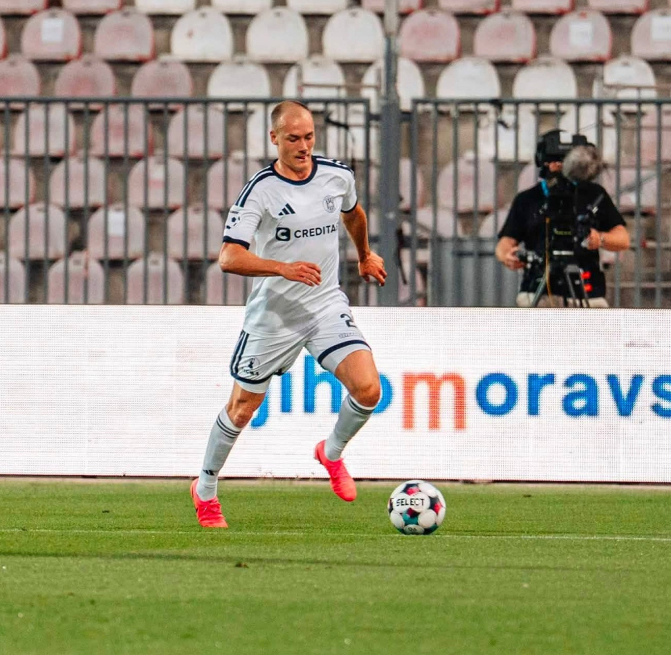 Fotbalisté SK Sigma zlomili nováčka v závěru